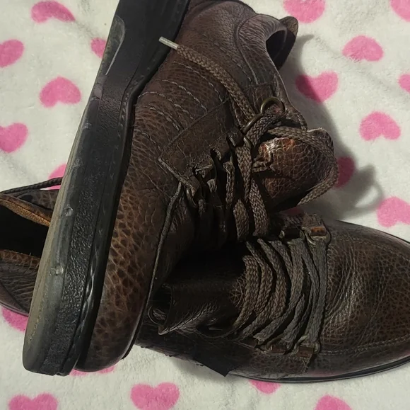 Shoe - Picture 4 of 14